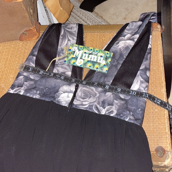 🛑SOLD🛑Show Me Your MuMu ✨NWT✨ Size S - Sexy Deep Plunge, Open Back Dress🌸! - Picture 9 of 13